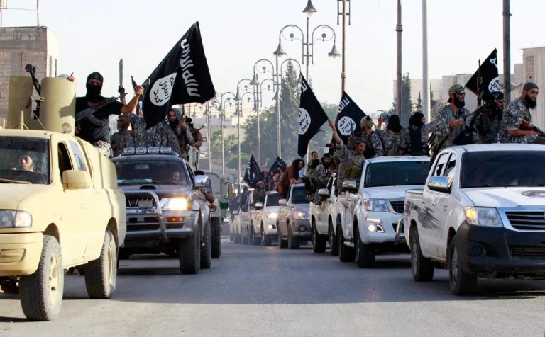 L’imperialismo islamico non nasce come semplice reazione all’Occidente moderno, ma da una lunga ambizione dottrinale: jihad, califfato, sharia e dominio.