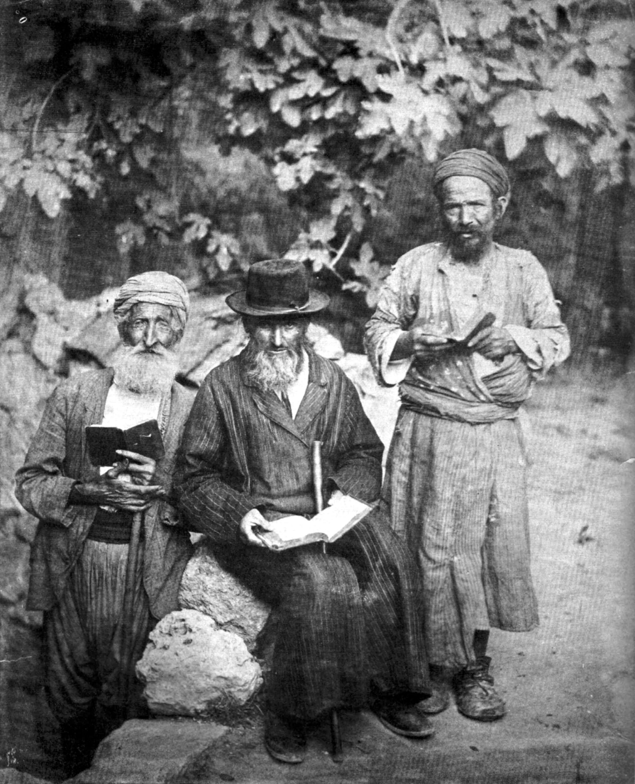 Tre uomini ebrei a Gerusalemme nel 1895, testimonianza fotografica del Vecchio Yishuv